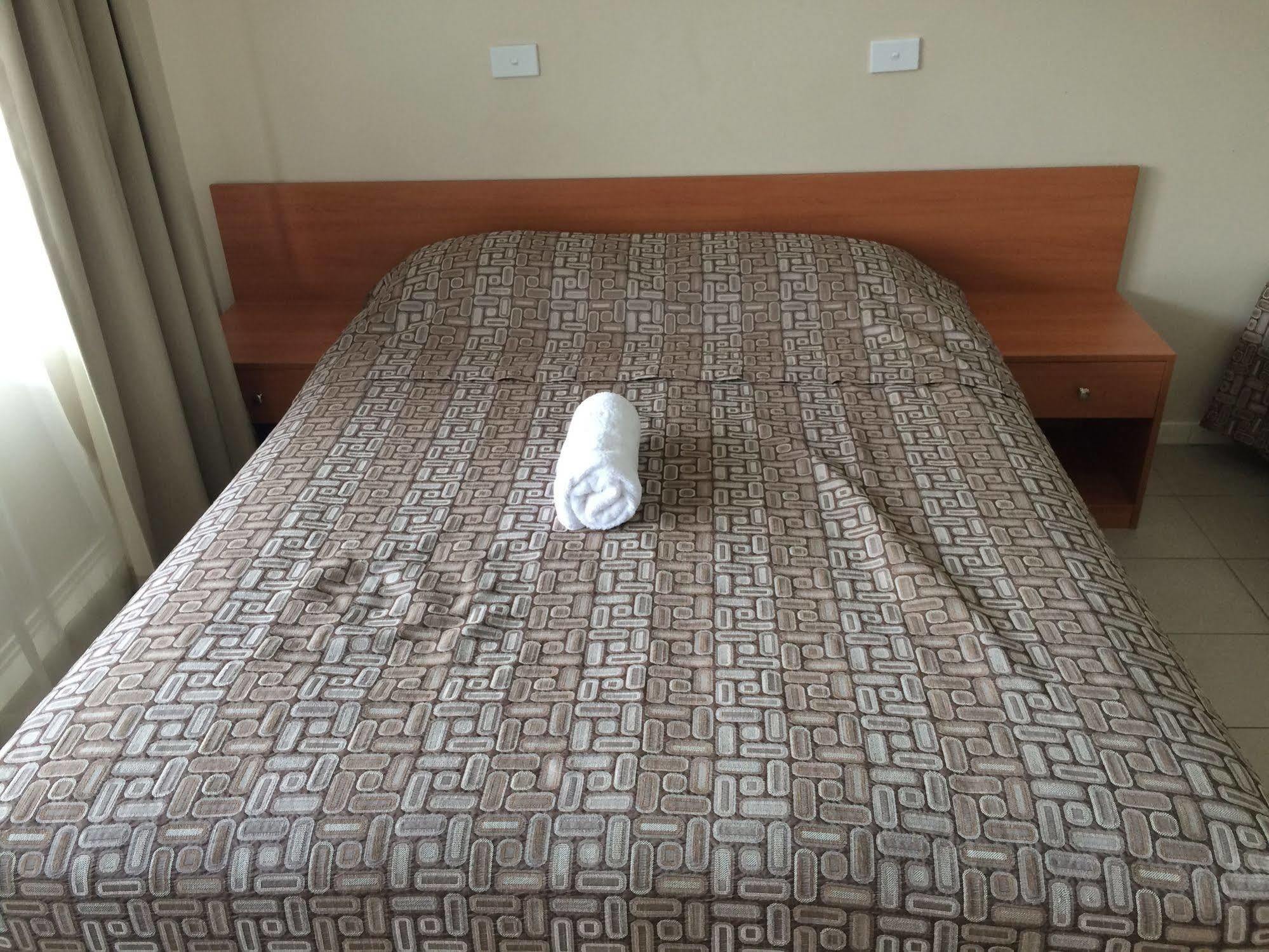 Liberty Plains Motor Inn Сидней Экстерьер фото
