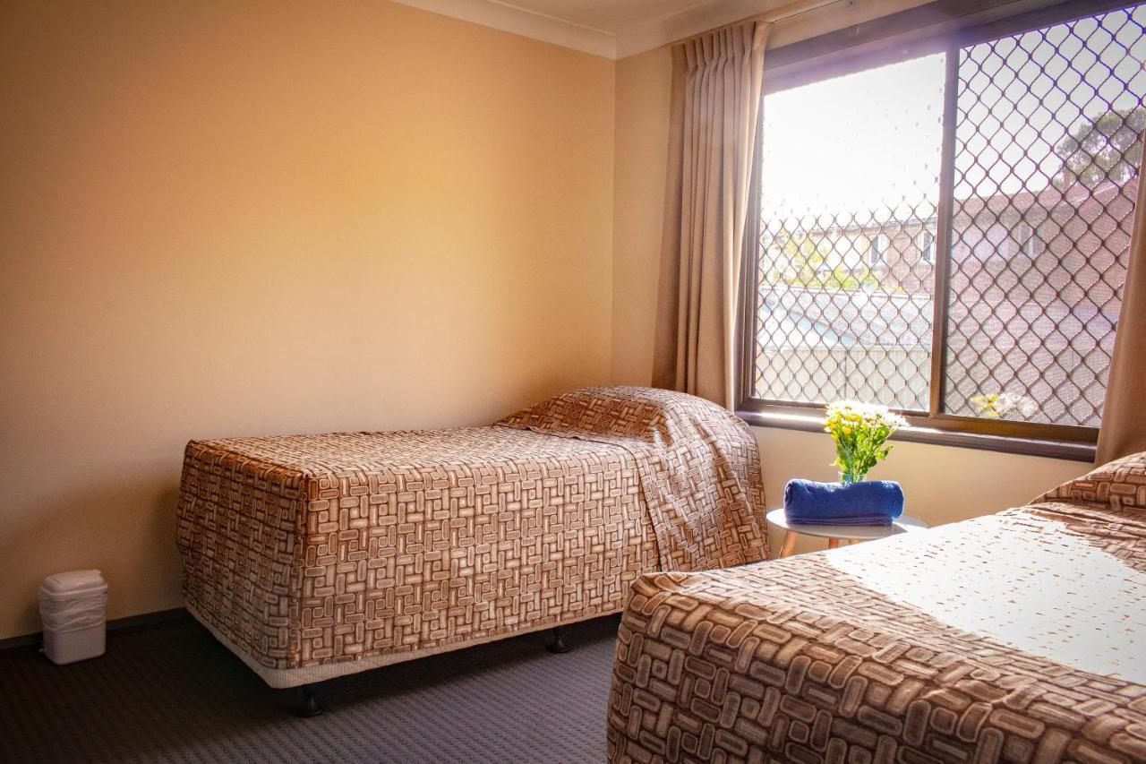 Liberty Plains Motor Inn Сидней Экстерьер фото